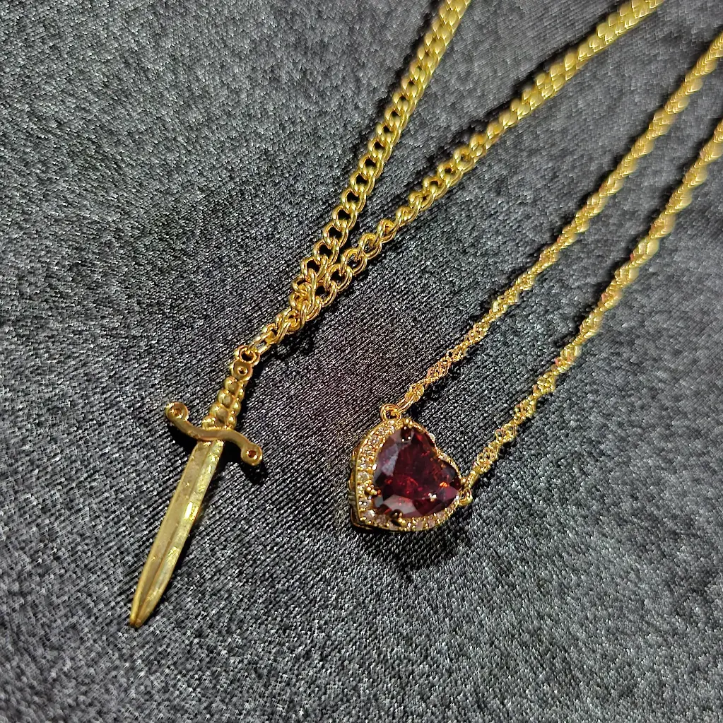 Collares Corazón y Espada